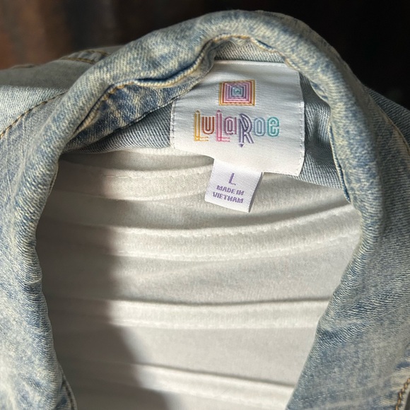 LuLaRoe Light Wash Denim Jacket size Large - Picture 5 of 6